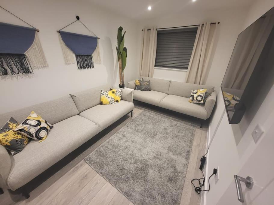 מנצ'סטר New 4 Bedrm House! Parking. 10Min To City / Etihad מראה חיצוני תמונה